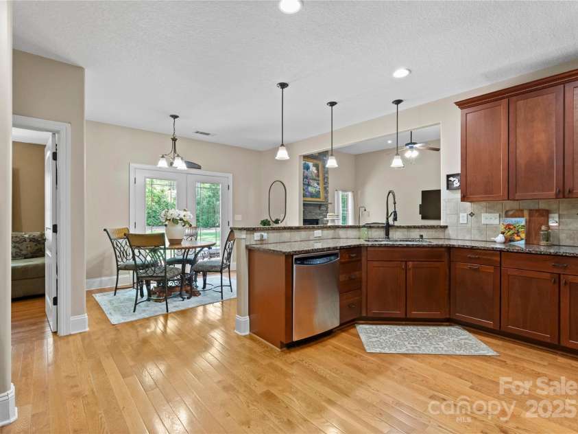 860 Arrow Point Lane, Davidson, NC 28036.  MLS# CAR4313014, YatesRealty ID 25458. 