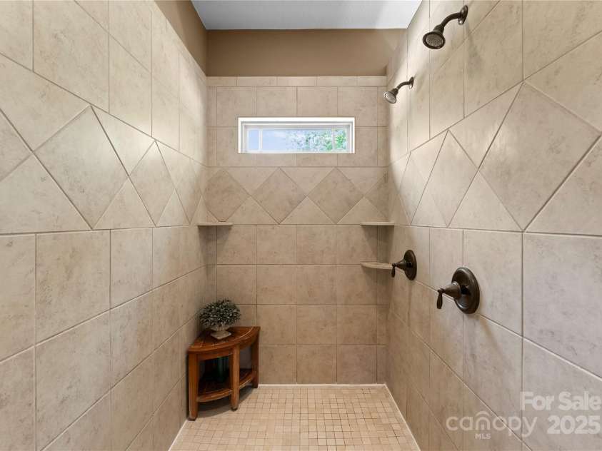 860 Arrow Point Lane, Davidson, NC 28036.  MLS# CAR4313014, YatesRealty ID 25458. 