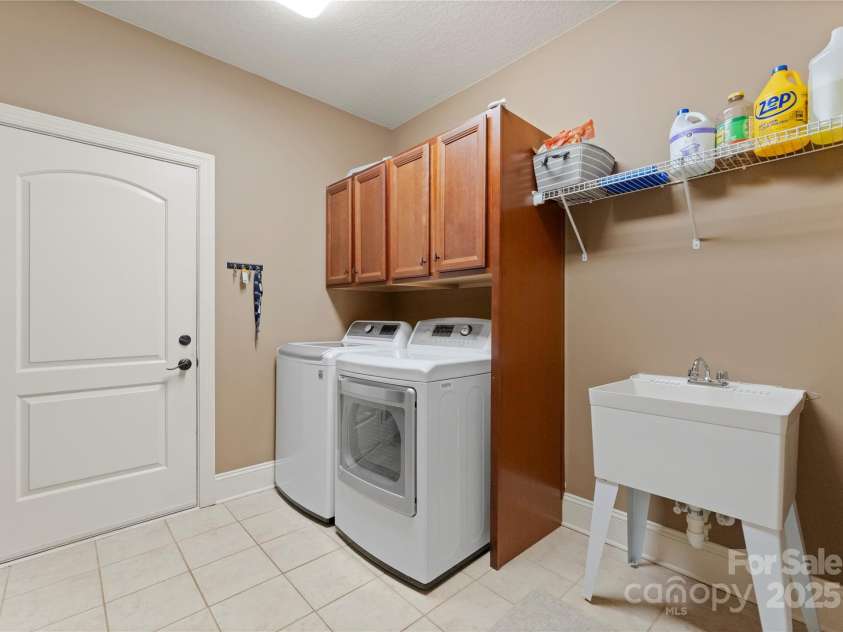 860 Arrow Point Lane, Davidson, NC 28036.  MLS# CAR4313014, YatesRealty ID 25458. 