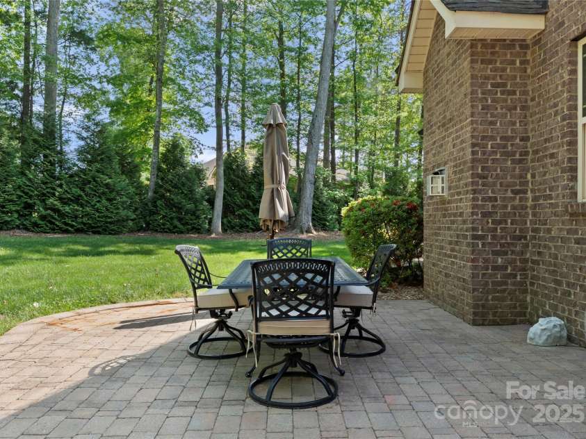 860 Arrow Point Lane, Davidson, NC 28036.  MLS# CAR4313014, YatesRealty ID 25458. 
