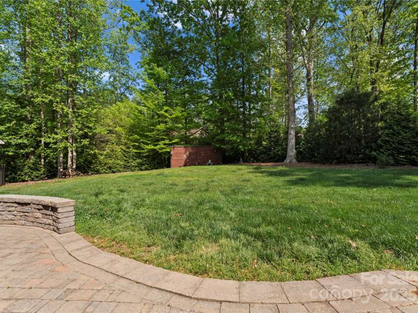 860 Arrow Point Lane, Davidson, NC 28036.  MLS# CAR4313014, YatesRealty ID 25458. 