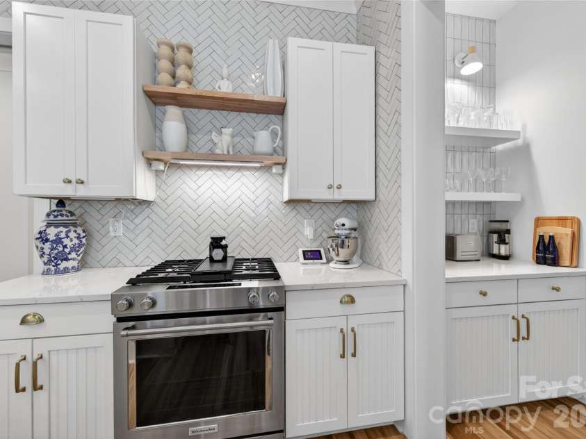 10904 Leyton Place, Charlotte, NC 28227.  MLS# CAR4380948, YatesRealty ID 25459. 