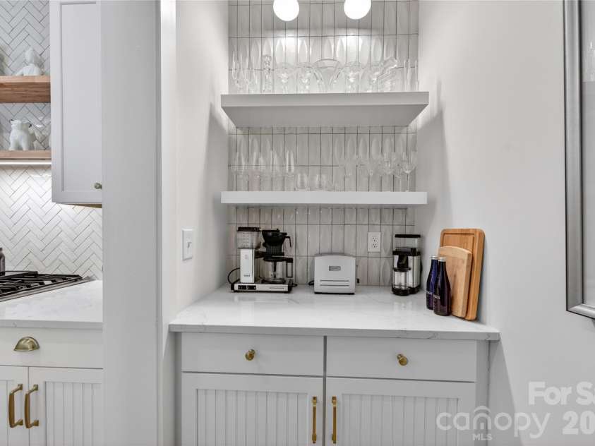 10904 Leyton Place, Charlotte, NC 28227.  MLS# CAR4380948, YatesRealty ID 25459. 