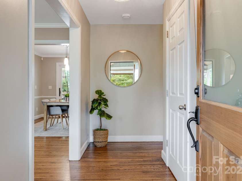 19 Albemarle Road, Asheville, NC 28801.  MLS# CAR4269476, YatesRealty ID 25459. 