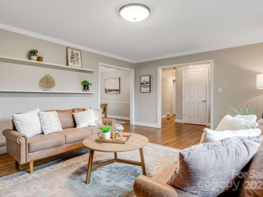 19 Albemarle Road, Asheville, NC 28801.  MLS# CAR4269476, YatesRealty ID 25459. 