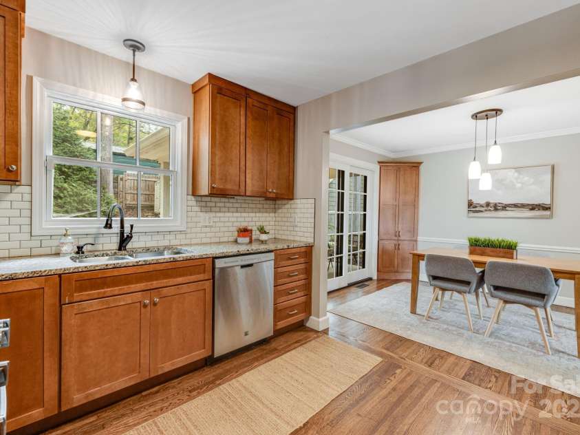 19 Albemarle Road, Asheville, NC 28801.  MLS# CAR4269476, YatesRealty ID 25459. 