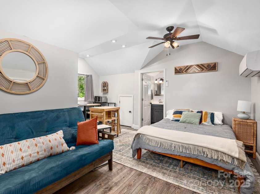 19 Albemarle Road, Asheville, NC 28801.  MLS# CAR4269476, YatesRealty ID 25459. Furnished studio apartment above the garage