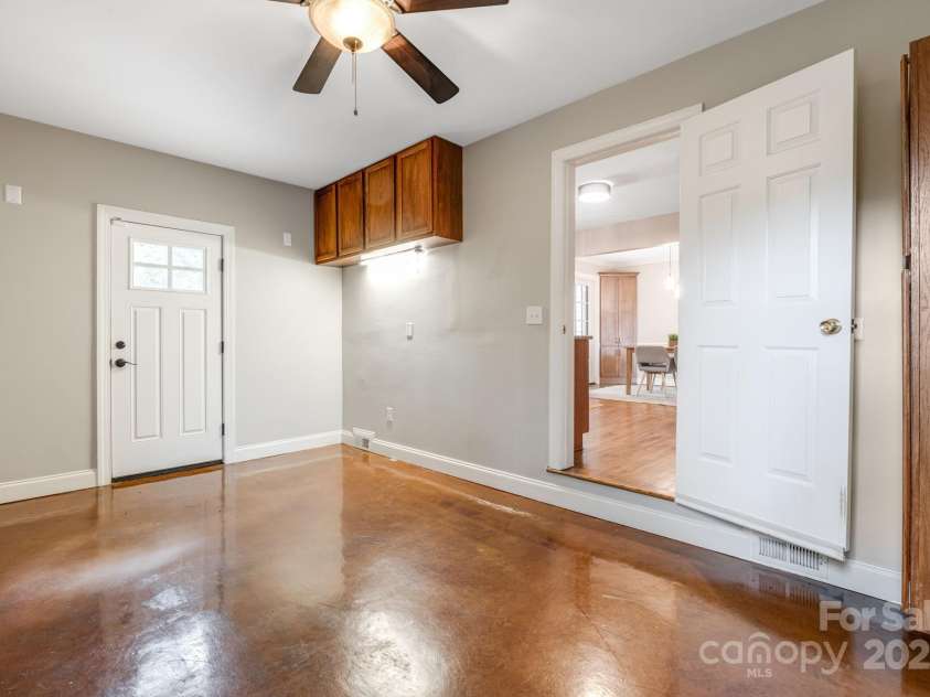 19 Albemarle Road, Asheville, NC 28801.  MLS# CAR4269476, YatesRealty ID 25459. Office suite without furniture