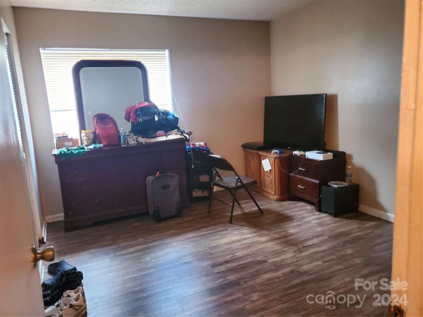 4804 Spring Lake Drive, Charlotte, NC 28212.  MLS# CAR4115162, YatesRealty ID 2546. 
