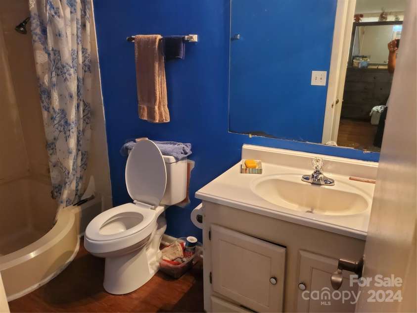 4804 Spring Lake Drive, Charlotte, NC 28212.  MLS# CAR4115162, YatesRealty ID 2546. 