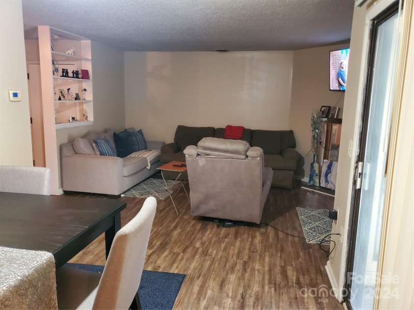 4804 Spring Lake Drive, Charlotte, NC 28212.  MLS# CAR4115162, YatesRealty ID 2546. 