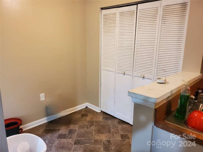 4804 Spring Lake Drive, Charlotte, NC 28212.  MLS# CAR4115162, YatesRealty ID 2546. 