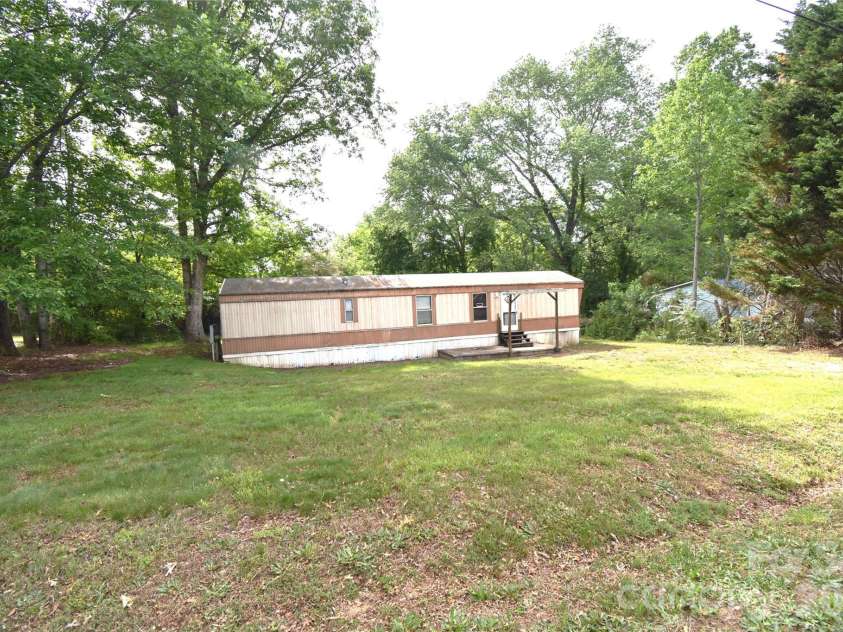 3549 Boyette Road, Lenoir, NC 28645.  MLS# CAR4379974, YatesRealty ID 25460. 