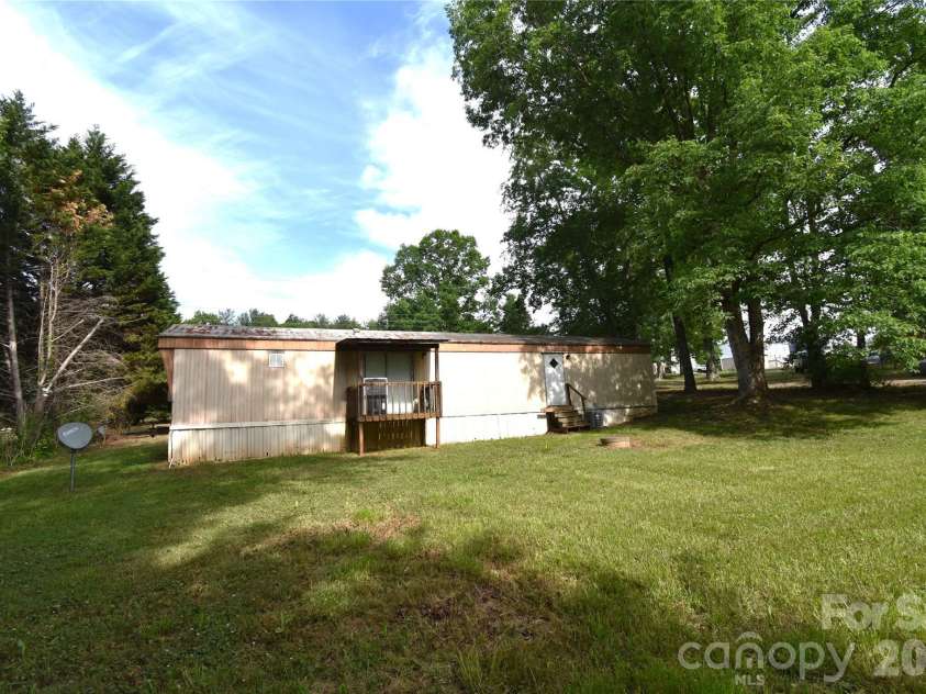 3549 Boyette Road, Lenoir, NC 28645.  MLS# CAR4379974, YatesRealty ID 25460. 