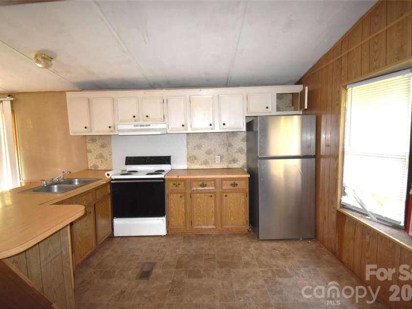 3549 Boyette Road, Lenoir, NC 28645.  MLS# CAR4379974, YatesRealty ID 25460. 
