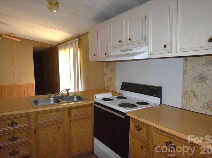 3549 Boyette Road, Lenoir, NC 28645.  MLS# CAR4379974, YatesRealty ID 25460. 