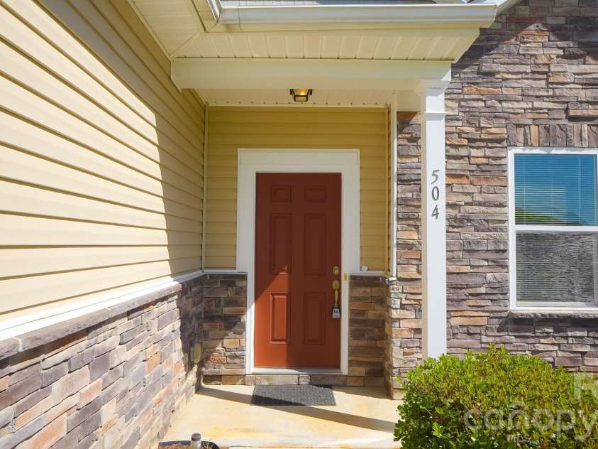 504 Twelve Oaks Lane, Fort Mill, SC 29708.  MLS# CAR4364813, YatesRealty ID 25461. 