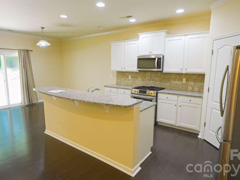 504 Twelve Oaks Lane, Fort Mill, SC 29708.  MLS# CAR4364813, YatesRealty ID 25461. 