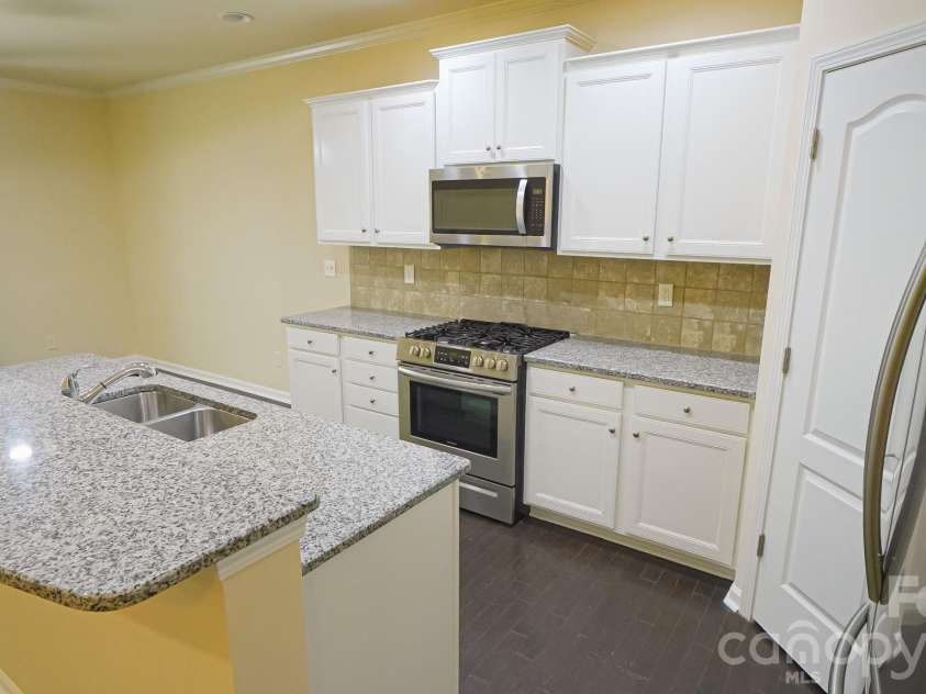 504 Twelve Oaks Lane, Fort Mill, SC 29708.  MLS# CAR4364813, YatesRealty ID 25461. 