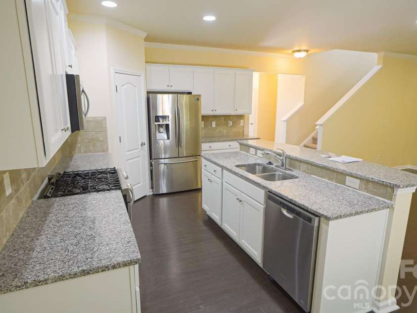 504 Twelve Oaks Lane, Fort Mill, SC 29708.  MLS# CAR4364813, YatesRealty ID 25461. 