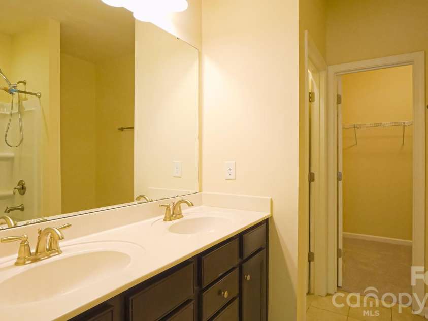 504 Twelve Oaks Lane, Fort Mill, SC 29708.  MLS# CAR4364813, YatesRealty ID 25461. 