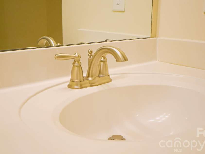 504 Twelve Oaks Lane, Fort Mill, SC 29708.  MLS# CAR4364813, YatesRealty ID 25461. 