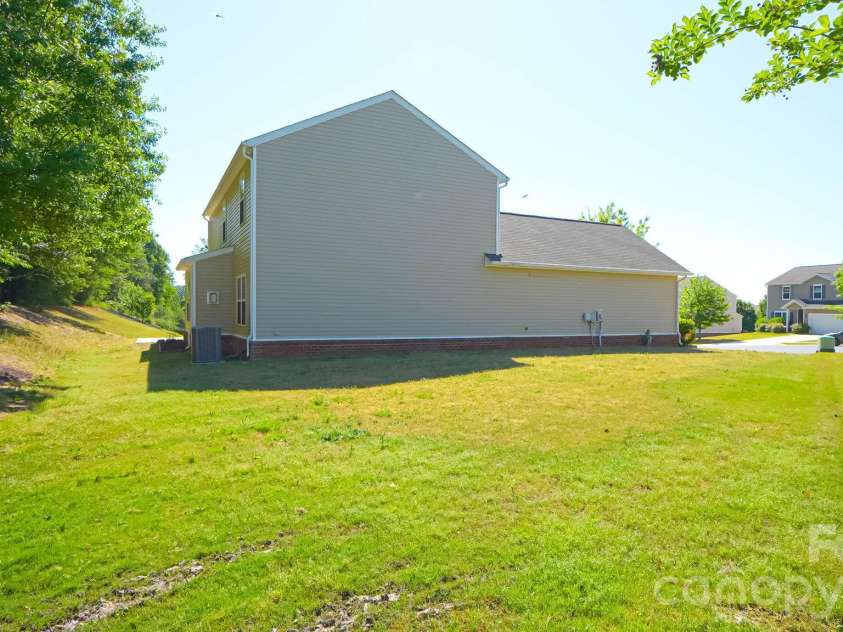504 Twelve Oaks Lane, Fort Mill, SC 29708.  MLS# CAR4364813, YatesRealty ID 25461. 