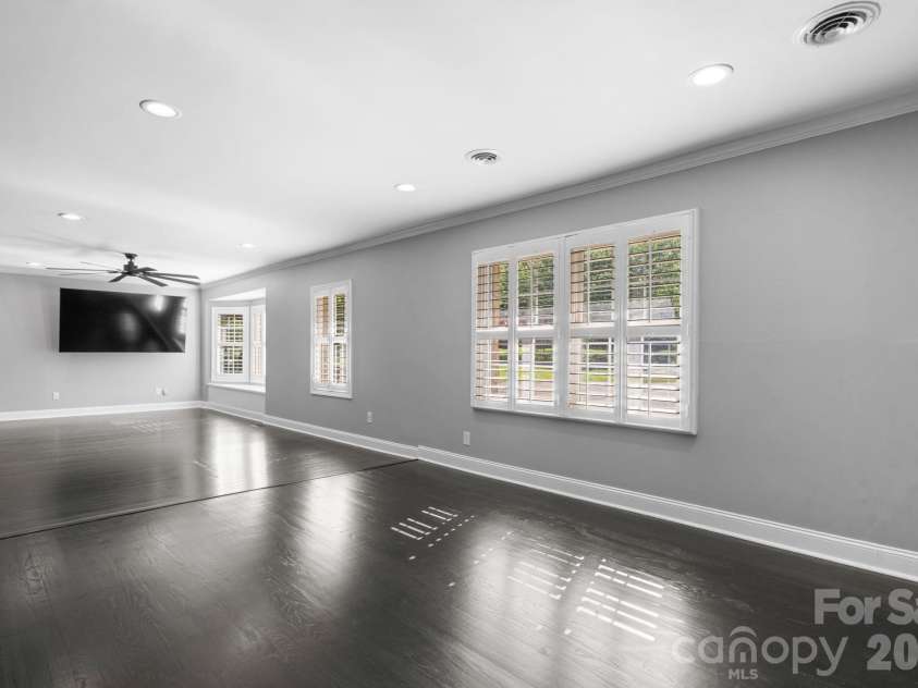 14214 Honeysuckle Ridge Drive, Matthews, NC 28105.  MLS# CAR4381101, YatesRealty ID 25462. 