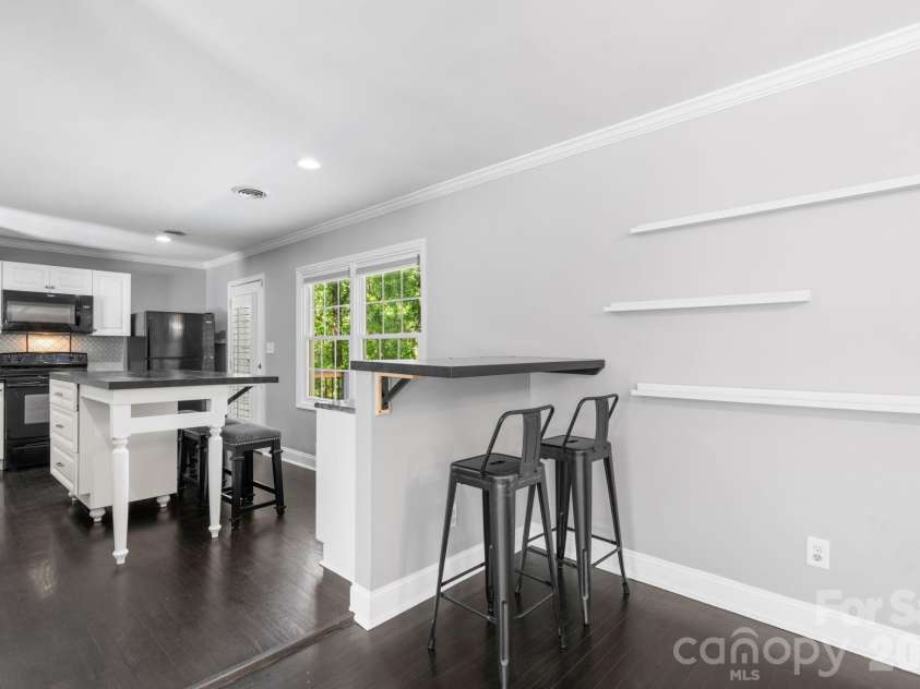 14214 Honeysuckle Ridge Drive, Matthews, NC 28105.  MLS# CAR4381101, YatesRealty ID 25462. 