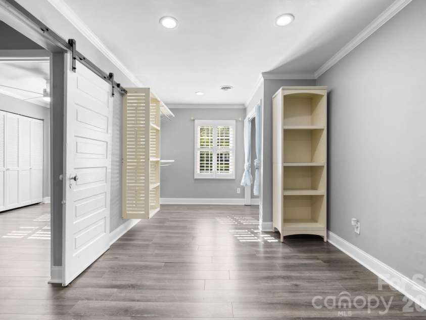 14214 Honeysuckle Ridge Drive, Matthews, NC 28105.  MLS# CAR4381101, YatesRealty ID 25462. 