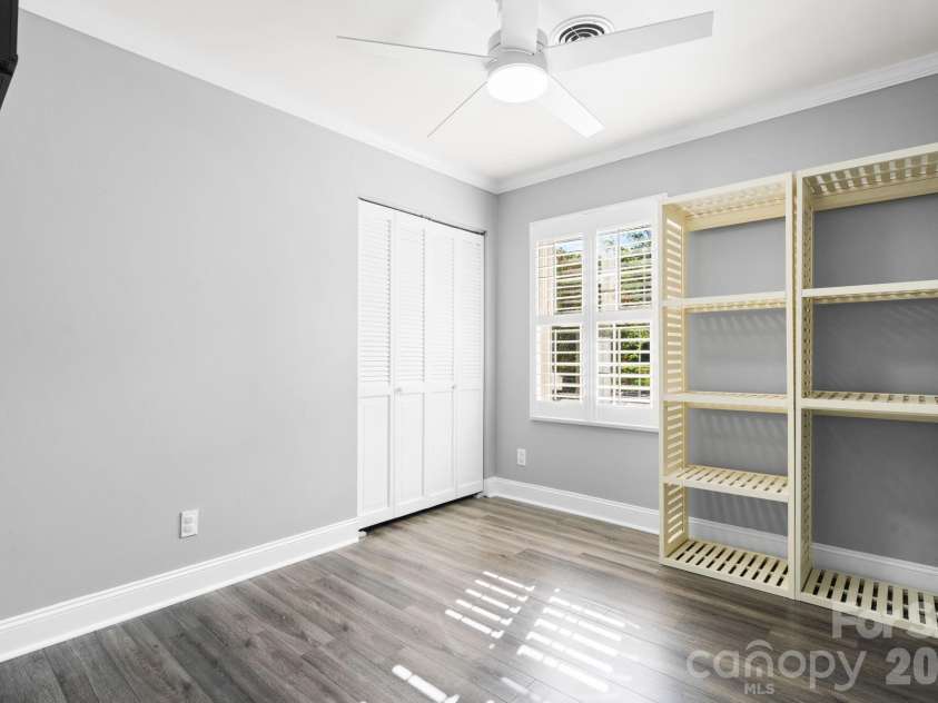 14214 Honeysuckle Ridge Drive, Matthews, NC 28105.  MLS# CAR4381101, YatesRealty ID 25462. 