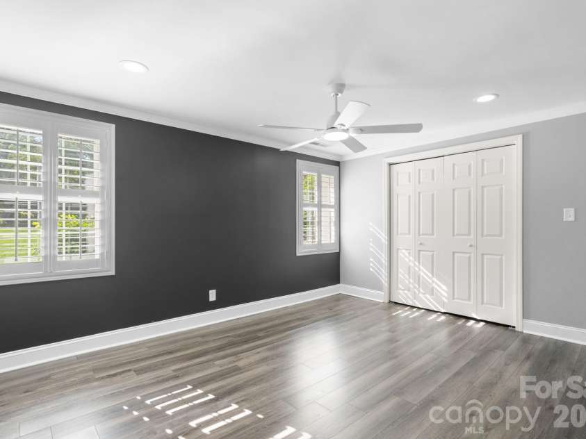 14214 Honeysuckle Ridge Drive, Matthews, NC 28105.  MLS# CAR4381101, YatesRealty ID 25462. 