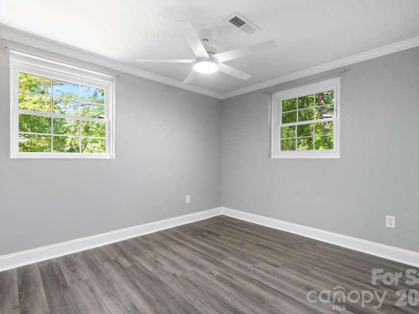 14214 Honeysuckle Ridge Drive, Matthews, NC 28105.  MLS# CAR4381101, YatesRealty ID 25462. 