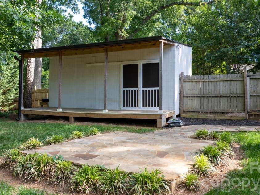 14214 Honeysuckle Ridge Drive, Matthews, NC 28105.  MLS# CAR4381101, YatesRealty ID 25462. 
