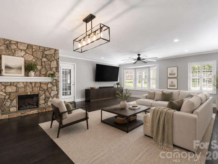 14214 Honeysuckle Ridge Drive, Matthews, NC 28105.  MLS# CAR4381101, YatesRealty ID 25462. Virtual staging