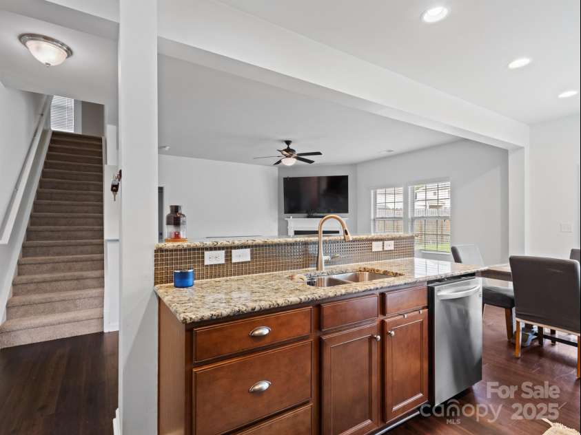 3702 Wiegon Lane, Charlotte, NC 28216.  MLS# CAR4278321, YatesRealty ID 25462. 