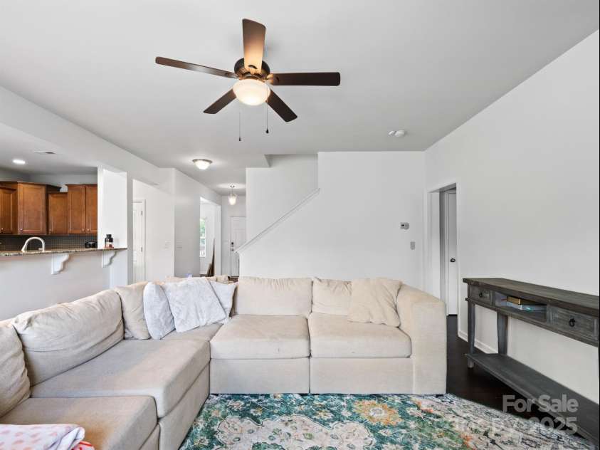 3702 Wiegon Lane, Charlotte, NC 28216.  MLS# CAR4278321, YatesRealty ID 25462. 