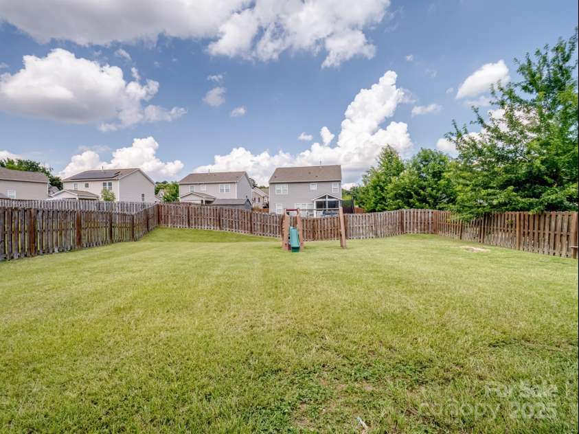 3702 Wiegon Lane, Charlotte, NC 28216.  MLS# CAR4278321, YatesRealty ID 25462. 