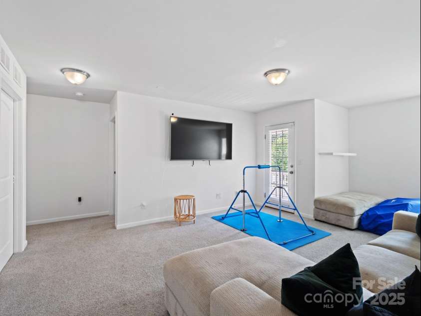 3702 Wiegon Lane, Charlotte, NC 28216.  MLS# CAR4278321, YatesRealty ID 25462. 