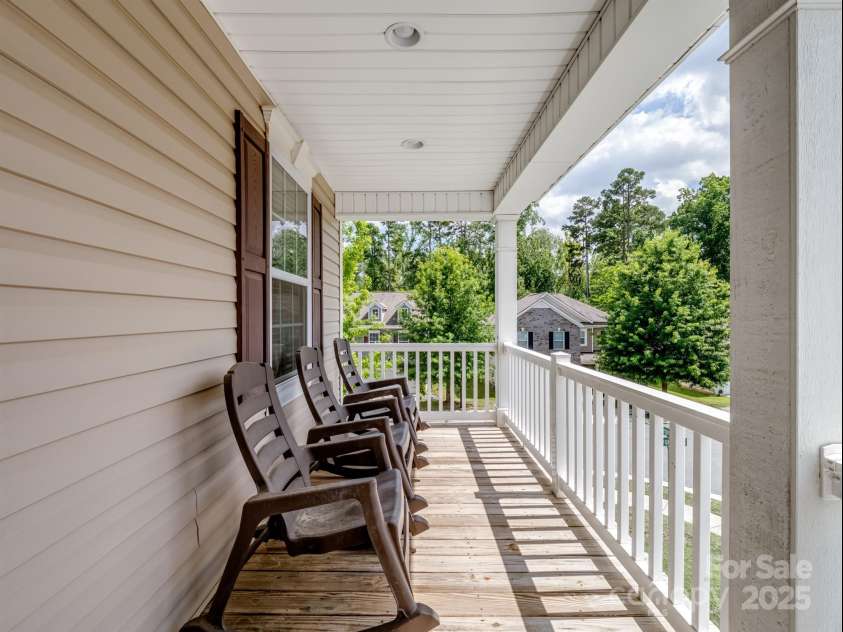 3702 Wiegon Lane, Charlotte, NC 28216.  MLS# CAR4278321, YatesRealty ID 25462. 