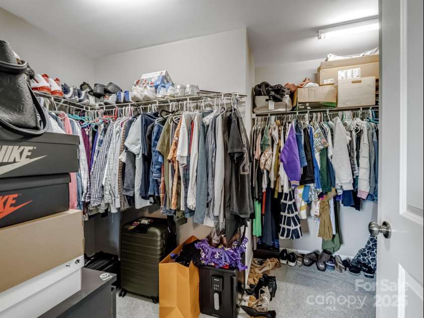 3702 Wiegon Lane, Charlotte, NC 28216.  MLS# CAR4278321, YatesRealty ID 25462. 