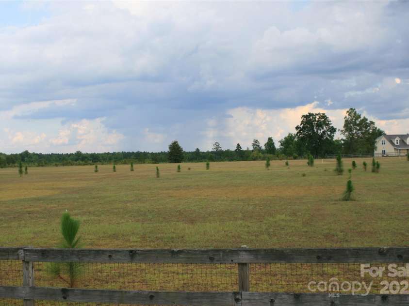 585 Clearwater Lake Road, Kershaw, SC 29067.  MLS# CAR4276133, YatesRealty ID 25463. 