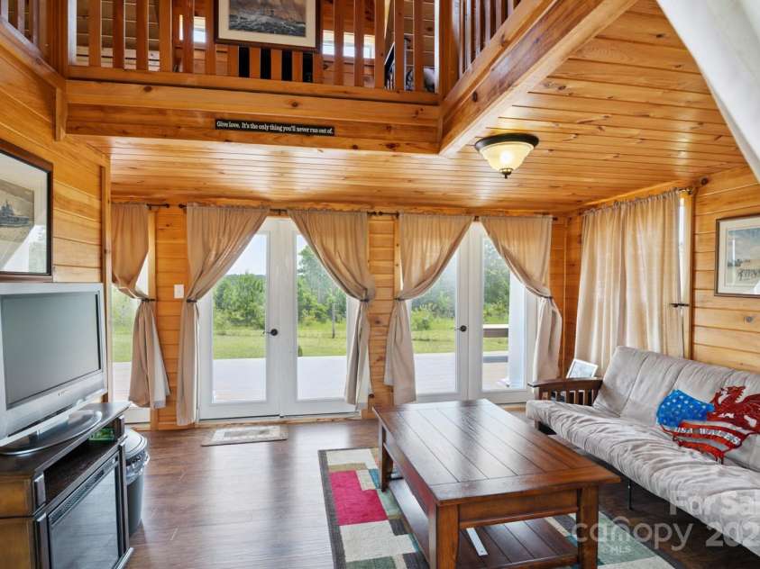 585 Clearwater Lake Road, Kershaw, SC 29067.  MLS# CAR4276133, YatesRealty ID 25463. 
