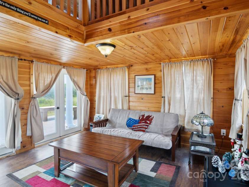 585 Clearwater Lake Road, Kershaw, SC 29067.  MLS# CAR4276133, YatesRealty ID 25463. 