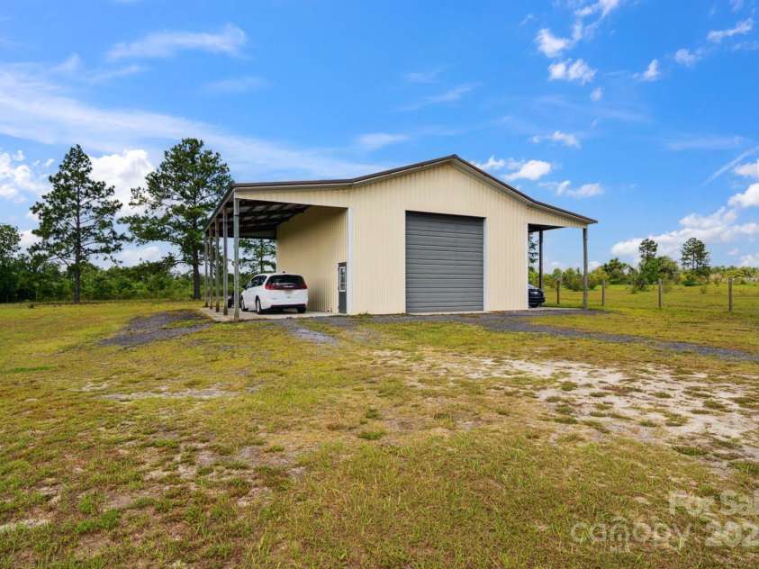 585 Clearwater Lake Road, Kershaw, SC 29067.  MLS# CAR4276133, YatesRealty ID 25463. 