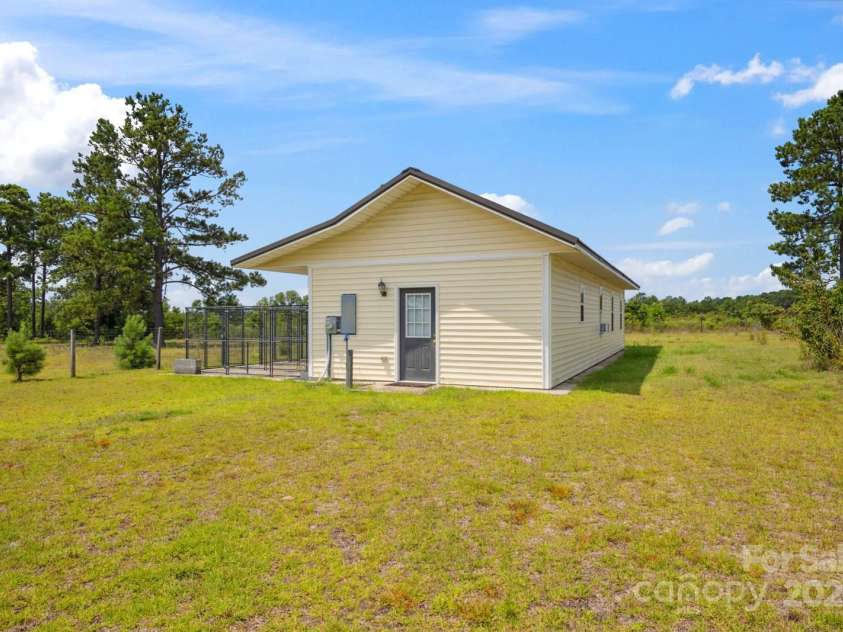585 Clearwater Lake Road, Kershaw, SC 29067.  MLS# CAR4276133, YatesRealty ID 25463. 