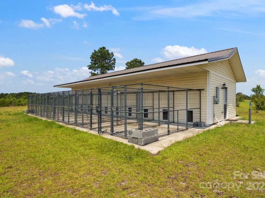 585 Clearwater Lake Road, Kershaw, SC 29067.  MLS# CAR4276133, YatesRealty ID 25463. 