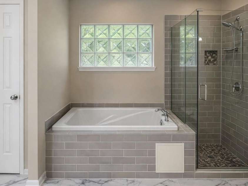 7531 Woodknoll Drive, Charlotte, NC 28217.  MLS# CAR4376583, YatesRealty ID 25463. 