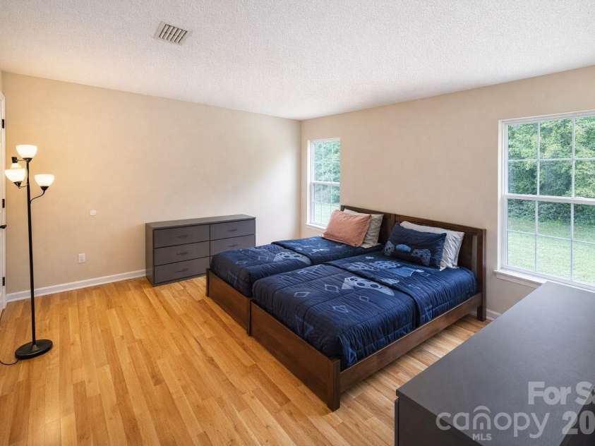 7531 Woodknoll Drive, Charlotte, NC 28217.  MLS# CAR4376583, YatesRealty ID 25463. 