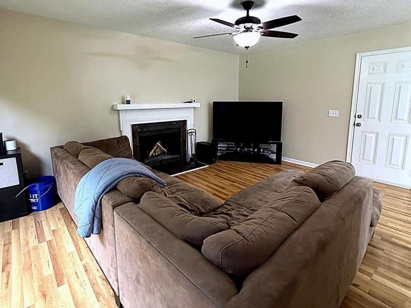 7531 Woodknoll Drive, Charlotte, NC 28217.  MLS# CAR4376583, YatesRealty ID 25463. 